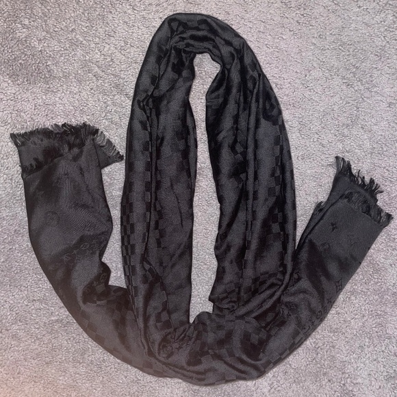 LOUIS VUITTON Black Cashmere Silk Damier LV Monogram Scarf - Picture 12 of 12